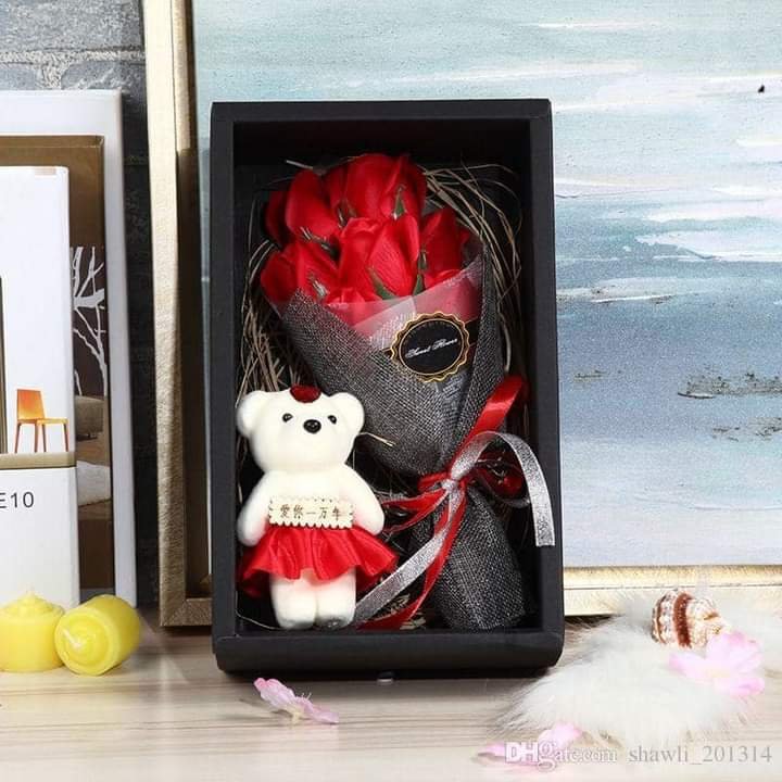 4279 - BOLSA Y ESTUCHE CON RAMO DE ROSAS Y OSO (1 PZA) - Imagen 2