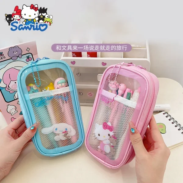 W02506-COSMETIQUERA  TRANSPARENTE PREMIUM SANRIO (1PZA) - Imagen 2