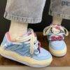 2815- SNEAKERS CON PINES "SANRIO" (1 PZA)