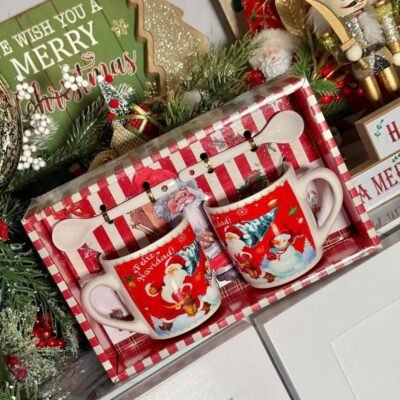 24BB41- DÚO DE TAZAS NAVIDEÑAS CON CUCHARA (1 PZA)