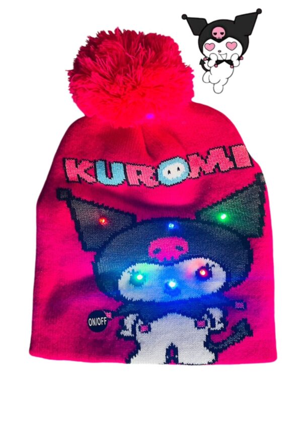 24BB4- GORRO DE KUROMI CON LUZ LED (1PZA)