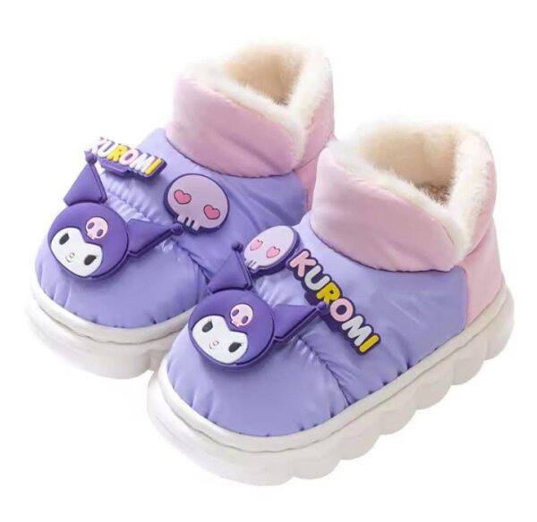 JS101- BOTAS INFANTILES CON PINES "SANRIO" (1 PZA) - Imagen 3