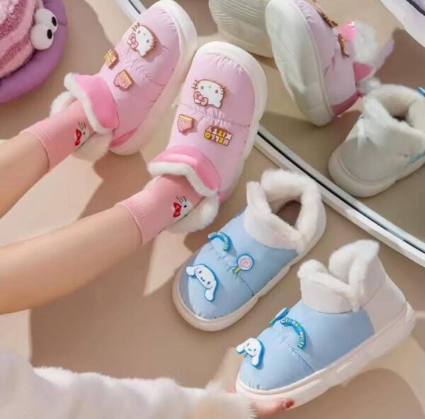 JS101- BOTAS INFANTILES CON PINES "SANRIO" (1 PZA) - Imagen 9