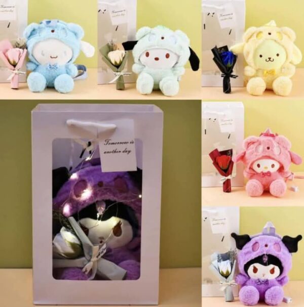 4106/4108- PELUCHE "CARAMEL SANRIO"/MAMELUCO LISO CON BOLSITA DE REGALO Y LUZ LED (1 PZA) - Imagen 8