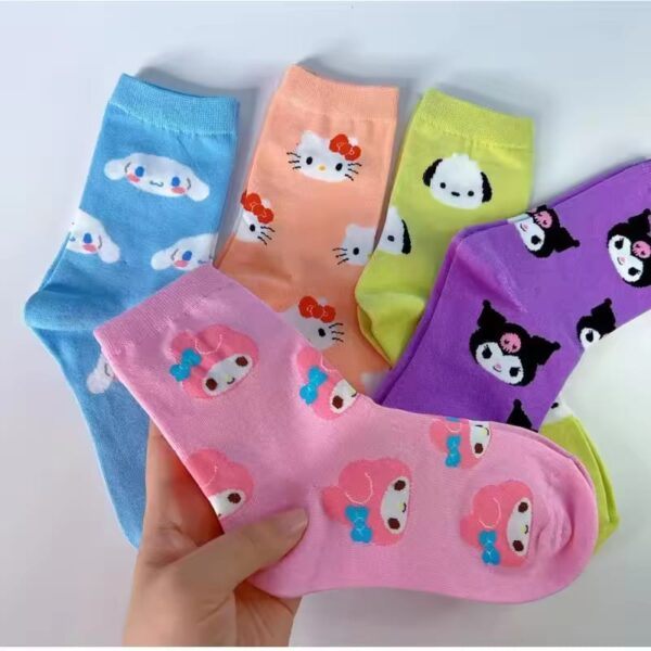 LU3466/LU3465- SET DE 5 CALCETINES CON DISEÑO DE SANRIO (1 SET) - Imagen 9