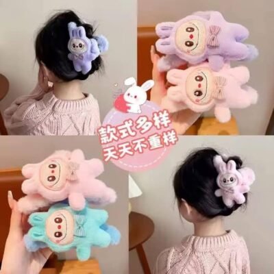 5194 - PINZA "LABUBU" PARA CABELLO. (1 PZA)