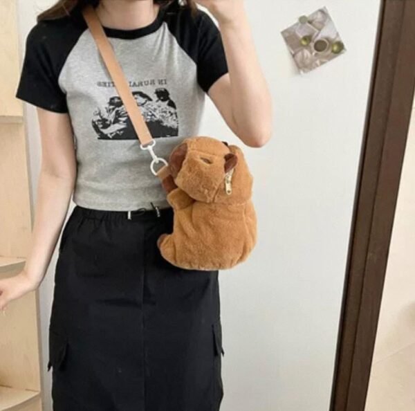 LU7714 - PELUCHE CROSSBODY DE STITCH/LOTSO/CAPIBARA (1 PZA) - Imagen 7