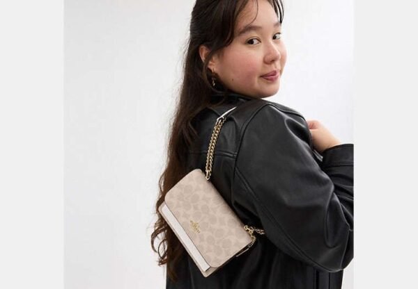 W2312 - BOLSA PREMIUM TIPO CARTERA X "COACH" CON CAJA (1 PZA) - Imagen 6