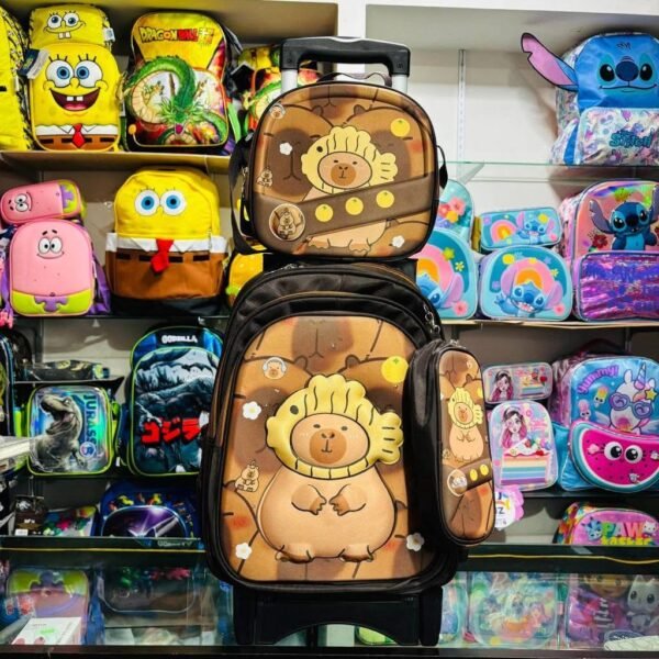 LU9387A - TRIO ESCOLAR DE MOCHILA DE PRIMARIA CON CARRITO X PERSONAJES (1 PZA) - Imagen 4
