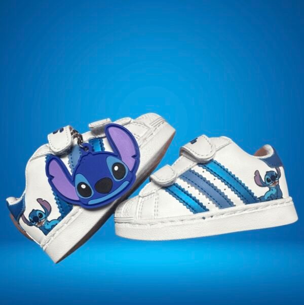 EST140 - TENIS ADIDAS INFANTILES TIPO "CONCHA” X "STITCH Y ANGELA" (1 PZA) - Imagen 2