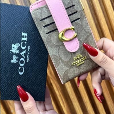 CPC005 - MONEDERO "C" X COACH CON CAJA. (1 PZA)