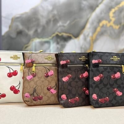ZZ-P50- BOLSO CROSSBODY "COACH" CON LLAVERO DE CEREZA. (1 PZA)