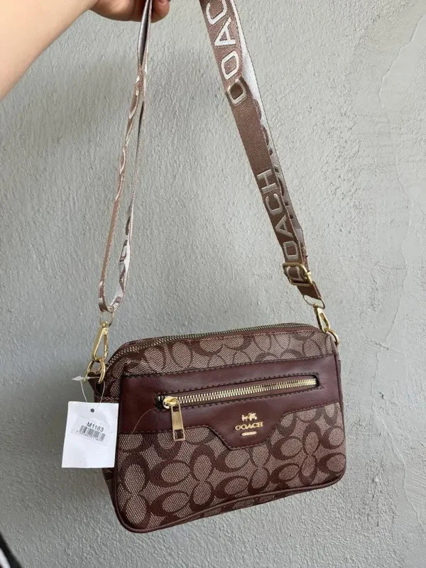 C1029- CROSSBODY "COACH" UNISEX. (1 PZA) - Imagen 4