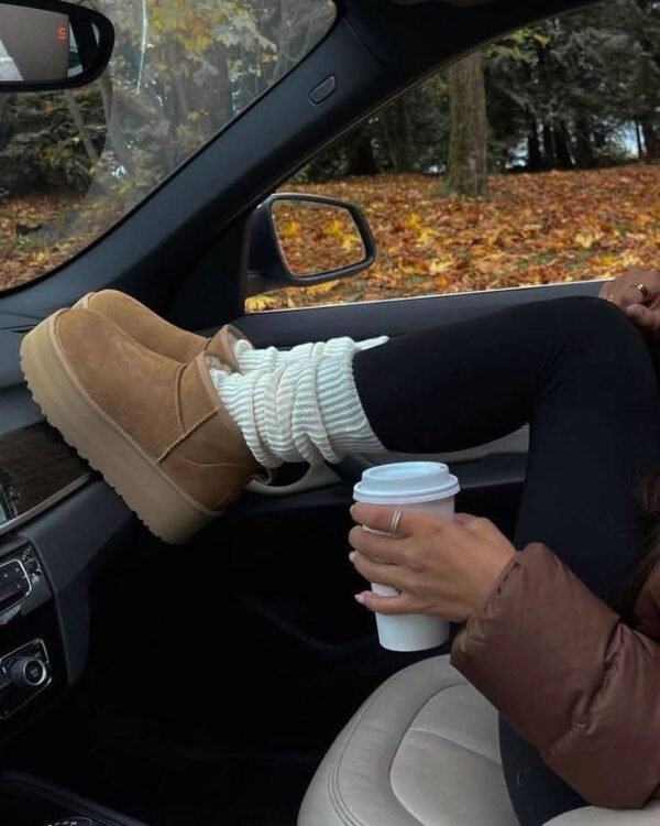 30001 - BOTAS TIPO "UGG" AFELPADAS (1 PAR)
