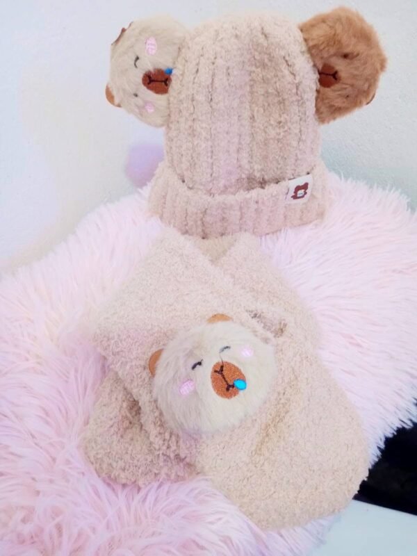 5288 - GORRO CON BUFANDA PARA BEBE x "CAPIBARA" (1 PZA)