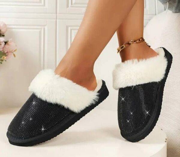 JYD-40 - PANTUFLAS TIPO UGG CON DECORACIÓN DE DIAMANTES (1 PZA)