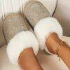 JYD-40 - PANTUFLAS TIPO UGG CON DECORACIÓN DE DIAMANTES (1 PZA)