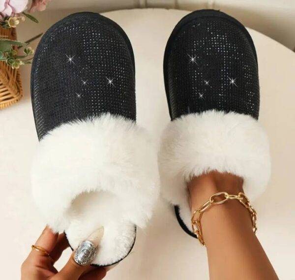 JYD-40 - PANTUFLAS TIPO UGG CON DECORACIÓN DE DIAMANTES (1 PZA)