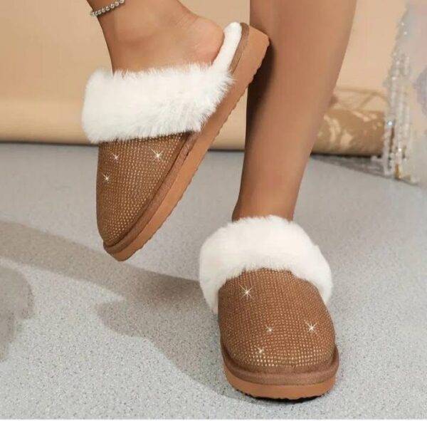 JYD-40 - PANTUFLAS TIPO UGG CON DECORACIÓN DE DIAMANTES (1 PZA)