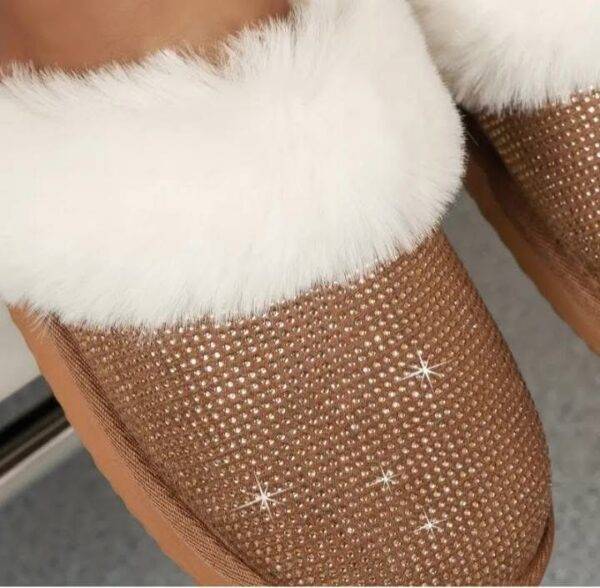 JYD-40 - PANTUFLAS TIPO UGG CON DECORACIÓN DE DIAMANTES (1 PZA)