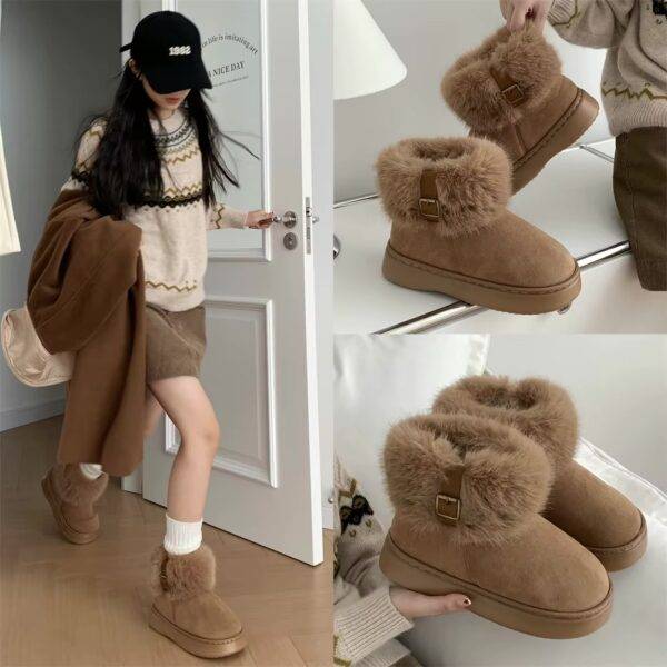 CHLN-06 - BOTA TIPO UGG CON BROCHE PREMIUM (1 PZA)