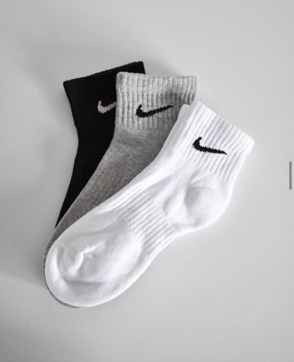 IMG_5001 LU5453 - PAQUETE DE 5 PARES DE CALCETINES x "NIKE" (1 PAQUETE)