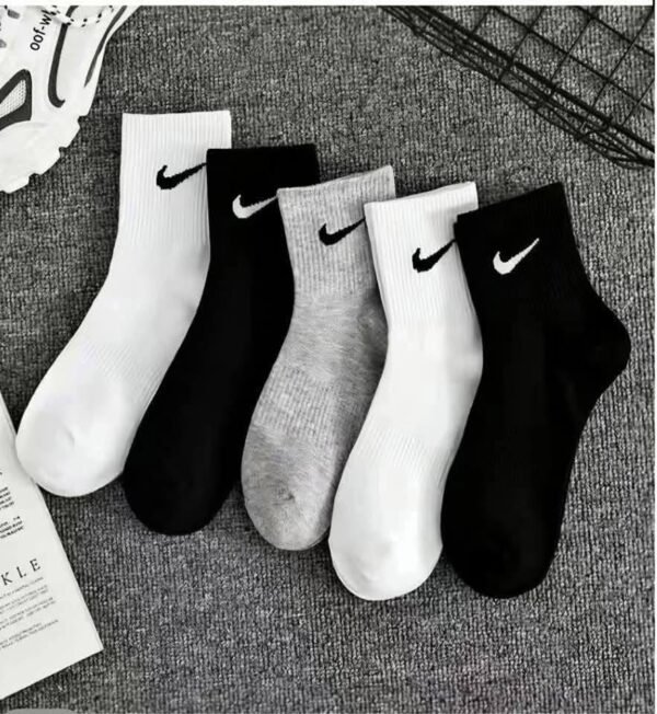 IMG_5016 LU5453 - PAQUETE DE 5 PARES DE CALCETINES x "NIKE" (1 PAQUETE)