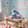 SS626 - PELUCHE KAWAII x "STITCH" CON PATITO (1 PZA)