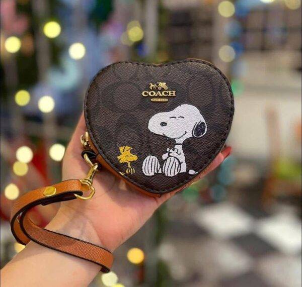 WXL-1149 - MONEDERO EN FORMA DE CORAZON DE PERSONAJES x "COACH" CON CAJA (1 PZA)