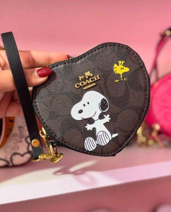 WXL-1149 - MONEDERO EN FORMA DE CORAZON DE PERSONAJES x "COACH" CON CAJA (1 PZA)