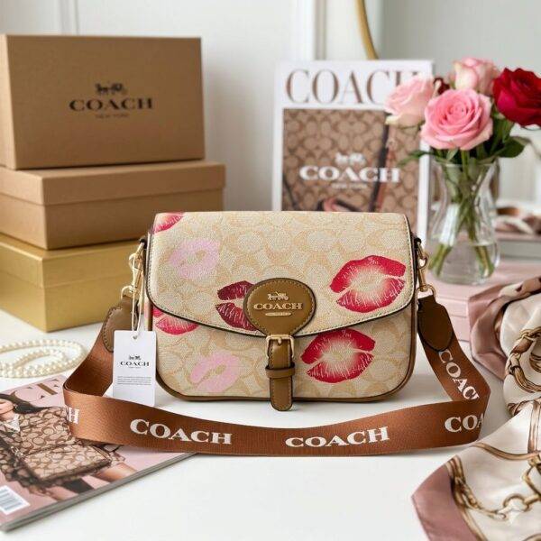 0376 - CROSSBODY PREMIUM "SNOOPY, CHERRY y LIPS" x "COACH" (1 PZA)
