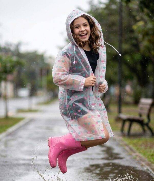 WhatsApp Image 2026-05-14 at 1.32.50 PM (1) TH-1013 - IMPERMEABLE "KIDS" CON DISEÑO KAWAII "EVA" POR TERCIA (3 PIEZAS)