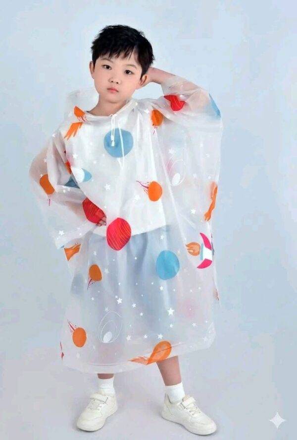 WhatsApp Image 2026-05-14 at 10.31.23 AM (1) TH-1013 - IMPERMEABLE "KIDS" CON DISEÑO KAWAII "EVA" POR TERCIA (3 PIEZAS)