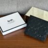 WXL-1060 - CARTERA CON TEXTURA x "COACH" PARA CABALLERO CON CAJA (1 PZA)