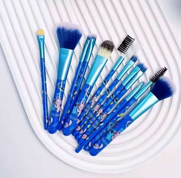 HUBR2098 - KIT DE BROCHAS PARA MAQUILLAJE x "STITCH" POR TERCIA (3 KITS)