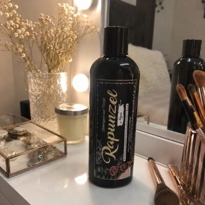 TNNR - SHAMPOO CON TINTE COLOR NEGRO x "RAPUNZEL". (1 PZA)