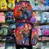 MT-6325 - TRIO ESCOLAR DE MOCHILA PARA PRIMARIA CON LUZ LED y COMPARTIMIENTO PARA CARRITO x "PERSONAJES" (1 TRIO)