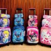 MT-6325 - TRIO ESCOLAR DE MOCHILA PARA PRIMARIA CON LUZ LED y COMPARTIMIENTO PARA CARRITO x "PERSONAJES" (1 TRIO)