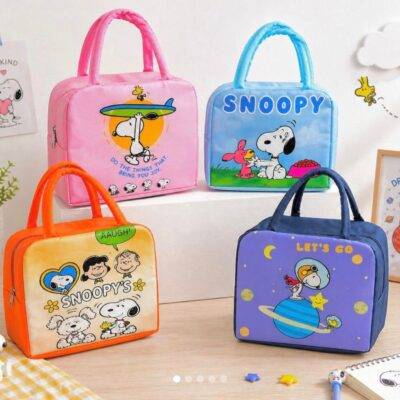 WhatsApp Image 2026-06-13 at 11.58.09 AM BDD010 - LONCHERA TERMICA x "SNOOPY" POR TERCIA (3 PIEZAS)