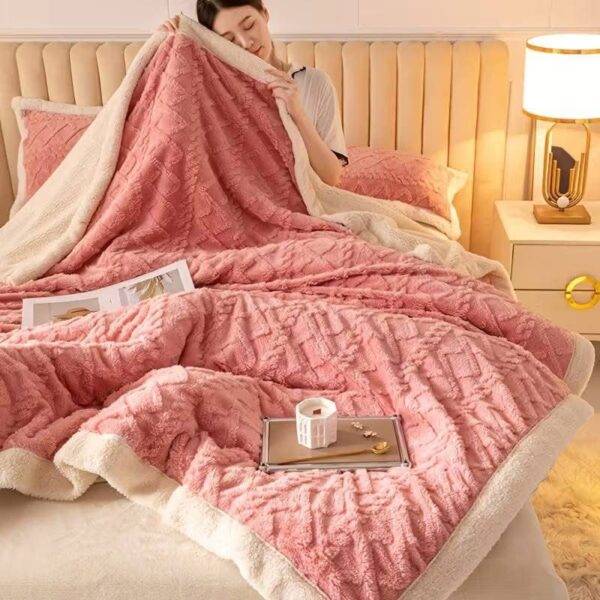 MTS3083 - SET DE FRAZADA ABORREGADA CON FUNDAS PARA ALMOHADAS (1 SET)