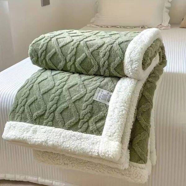 MTS3083 - SET DE FRAZADA ABORREGADA CON FUNDAS PARA ALMOHADAS (1 SET)