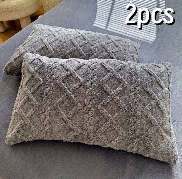 MTS3083 - SET DE FRAZADA ABORREGADA CON FUNDAS PARA ALMOHADAS (1 SET)