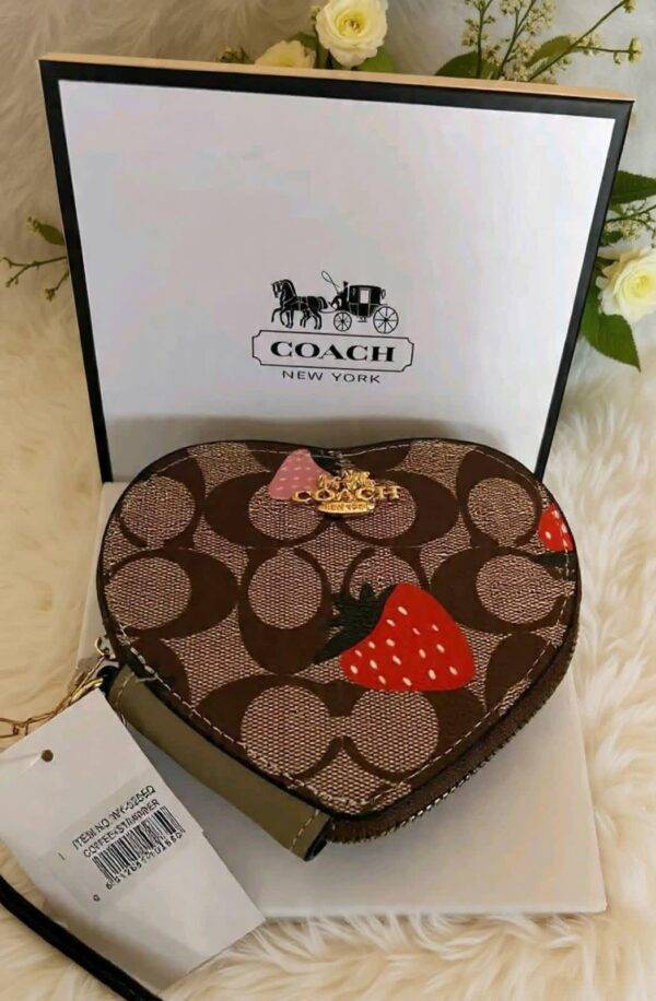 WXL-1063 - MONEDERO EN FORMA DE CORAZON x "COACH" CON CAJA (1 PZA)