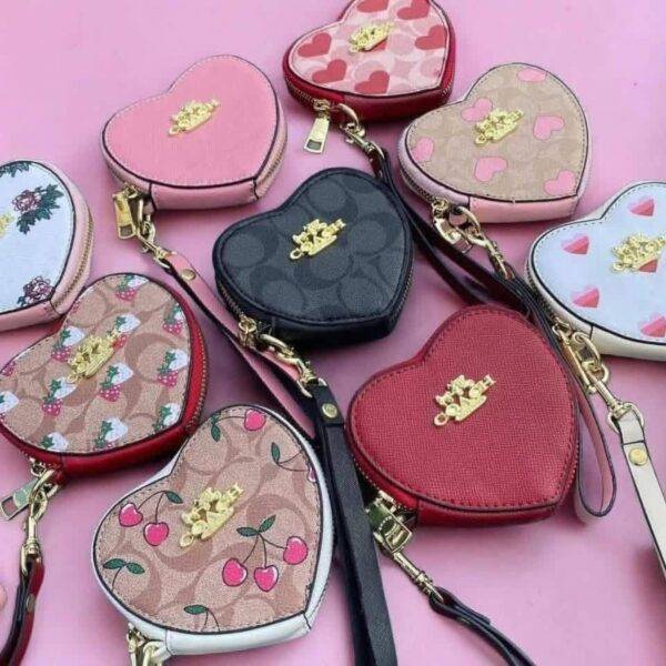 WXL-1063 - MONEDERO EN FORMA DE CORAZON x "COACH" CON CAJA (1 PZA)