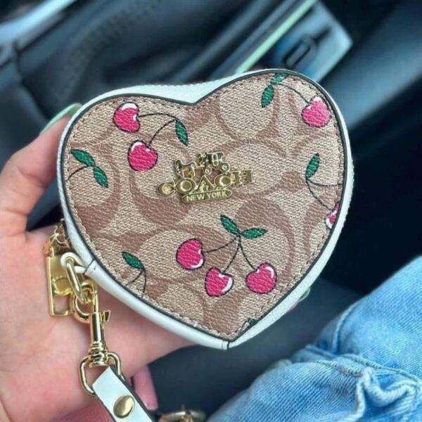 WXL-1063 - MONEDERO EN FORMA DE CORAZON x "COACH" CON CAJA (1 PZA)