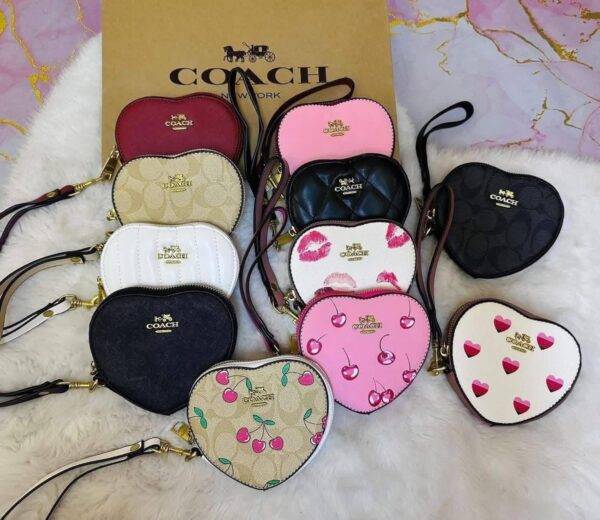 WXL-1063 - MONEDERO EN FORMA DE CORAZON x "COACH" CON CAJA (1 PZA)