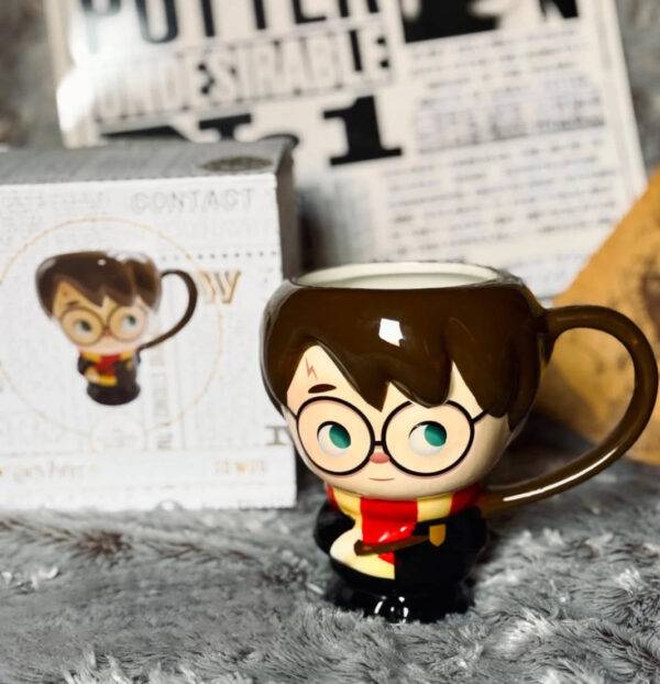 TCB18- TAZA DE CERAMICA x "HARRY POTTER". (1 PZA)