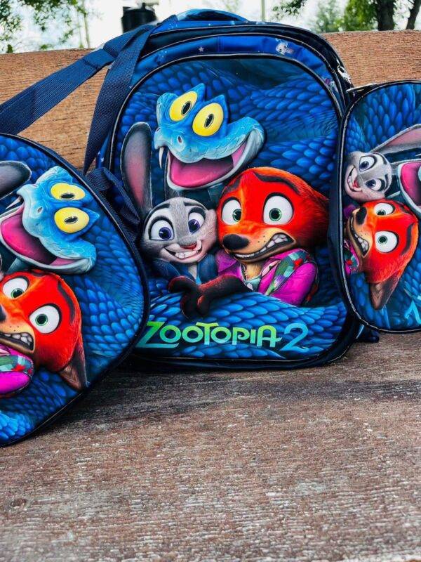 MT-6328- TRIO ESCOLAR DE MOCHILA PARA KINDER CON LUZ LED Y COMPARTIMIENTO PARA CARRITO x "PERSONAJES". (1 TRIO)