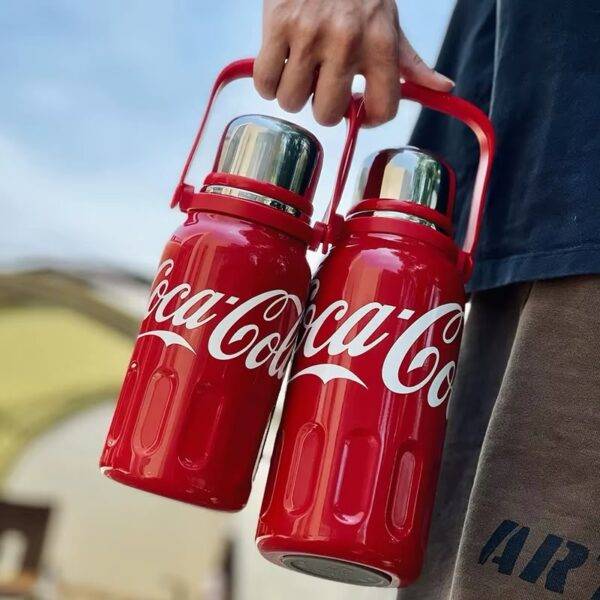 VA3042 - TERMO CON AGARRADERA x "COCA-COLA" (1 PZA)