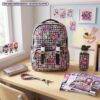 BB1502- MOCHILA "DISEÑO CUADROS" x "DEMON HUNTERS" (1 PZA)